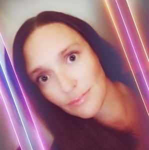 Meet your Posher, Adie